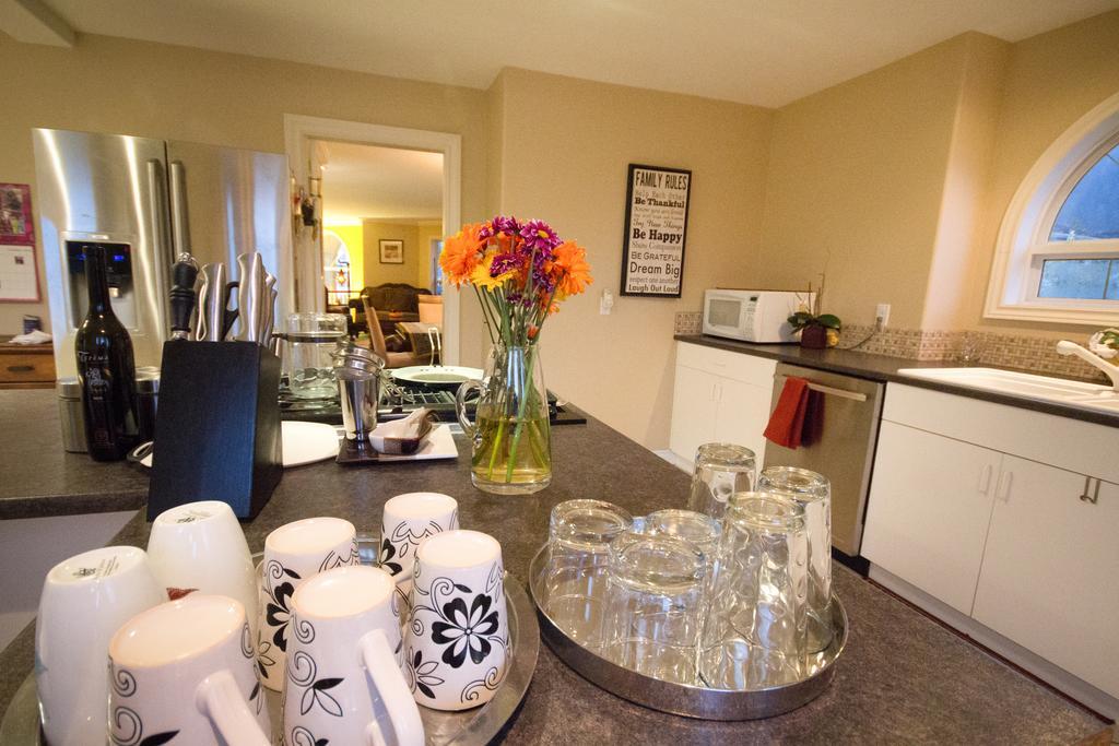 Eagle Close Executive B&B Prince Rupert Ngoại thất bức ảnh